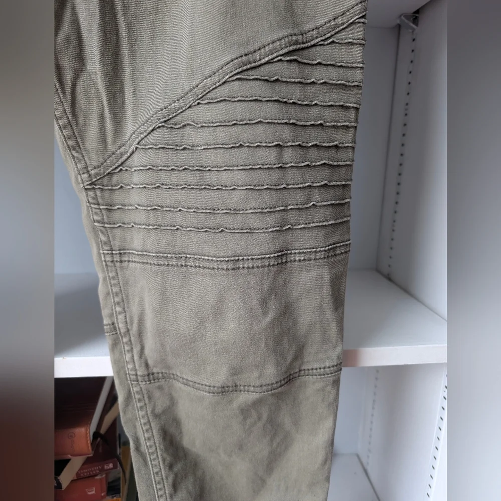 Abercrombie & Fitch Women's Low Rise Skinny Capris Moto Size Size 31 Grunge - Picture 8 of 16